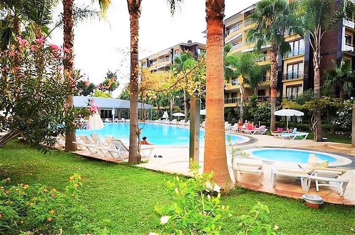 Трехкомнатная квартира на первой береговой линии под ВНЖ