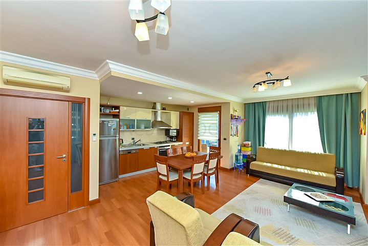 Трехкомнатная квартира на первой береговой линии под ВНЖ