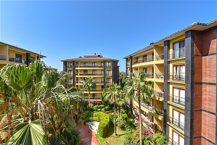 Трехкомнатная квартира на первой береговой линии под ВНЖ