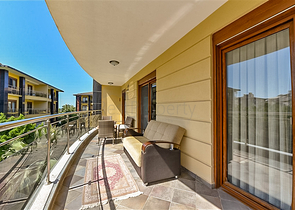 Трехкомнатная квартира на первой береговой линии под ВНЖ