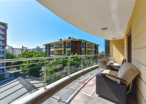 Трехкомнатная квартира на первой береговой линии под ВНЖ