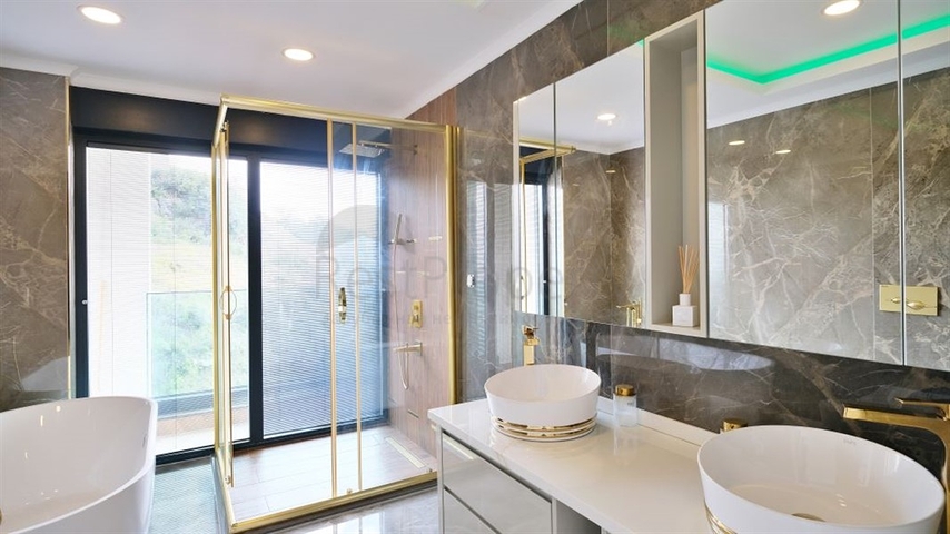 Роскошная вилла 5+1 с захватывающим видом