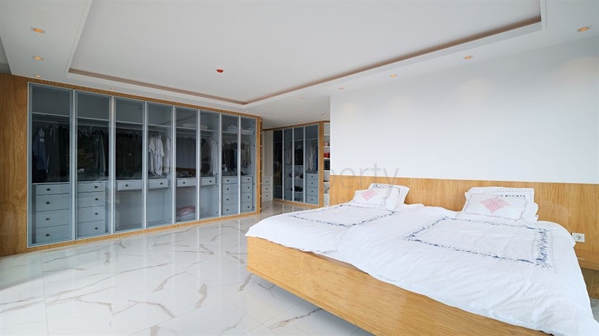 Роскошная вилла 5+1 с захватывающим видом