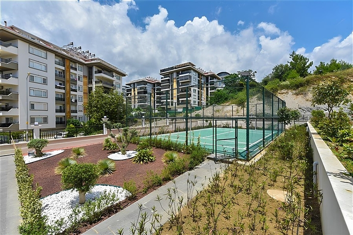 Светлая и просторная квартира в современном жилом комплексе в районе Оба