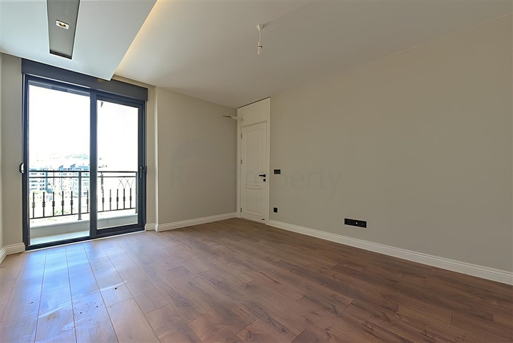 Светлая и просторная квартира в современном жилом комплексе в районе Оба