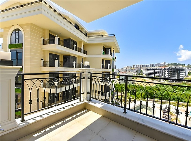 Светлая и просторная квартира в современном жилом комплексе в районе Оба