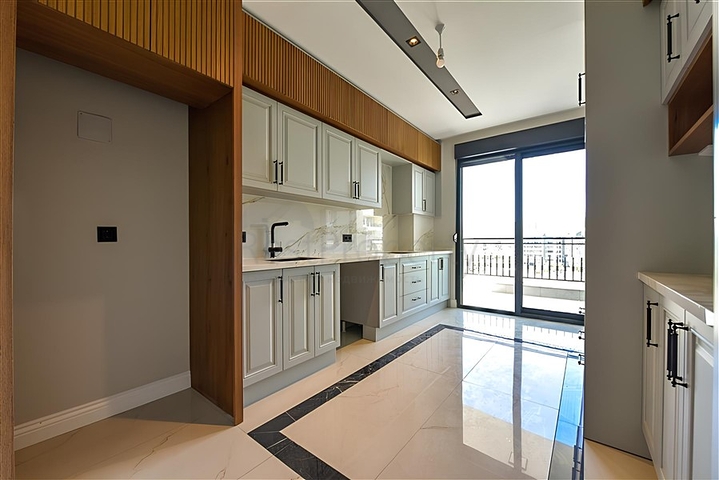 Светлая и просторная квартира в современном жилом комплексе в районе Оба