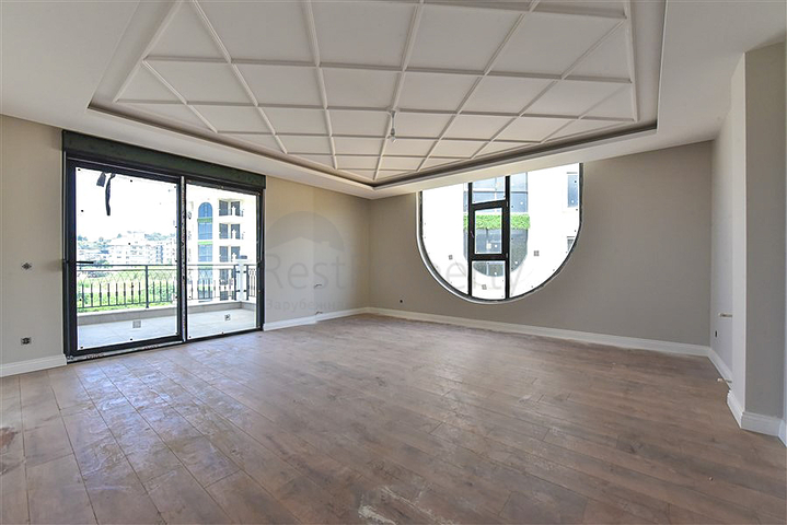 Просторная квартира 4+1 в отличной локации в Оба