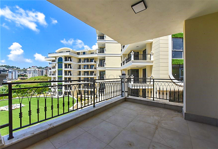 Просторная квартира 4+1 в отличной локации в Оба