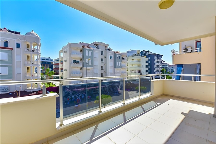 Трехкомнатная квартира в 150 метрах от моря