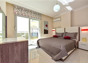 Трехкомнатная квартира в 150 метрах от моря