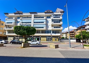 Трехкомнатная квартира в 150 метрах от моря