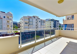 Трехкомнатная квартира в 150 метрах от моря