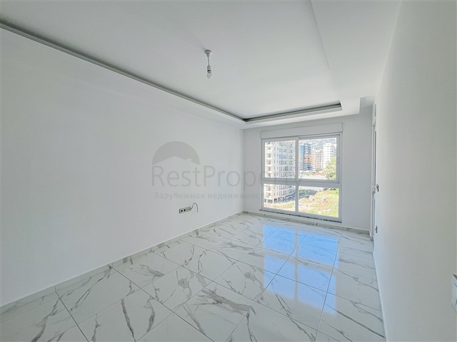 Трехкомнатная квартира в пешей доступности от моря