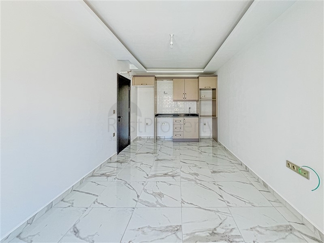 Трехкомнатная квартира в пешей доступности от моря