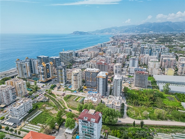 Трехкомнатная квартира в пешей доступности от моря