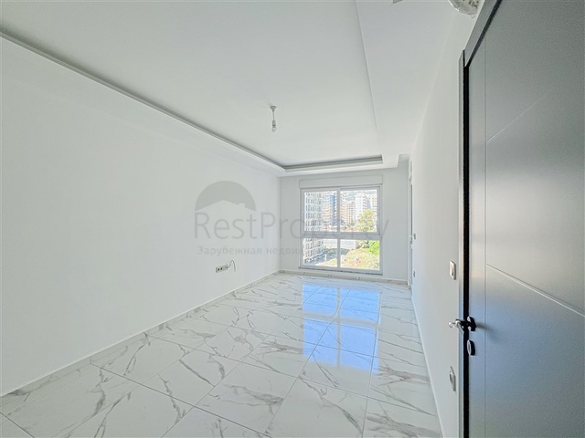 Трехкомнатная квартира в пешей доступности от моря