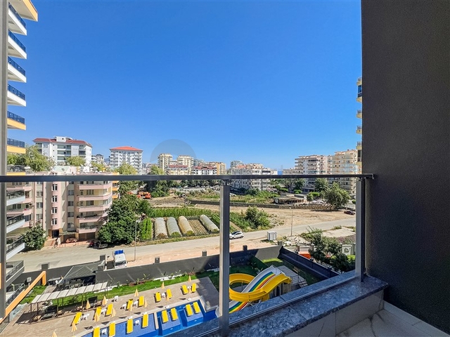 Трехкомнатная квартира в пешей доступности от моря