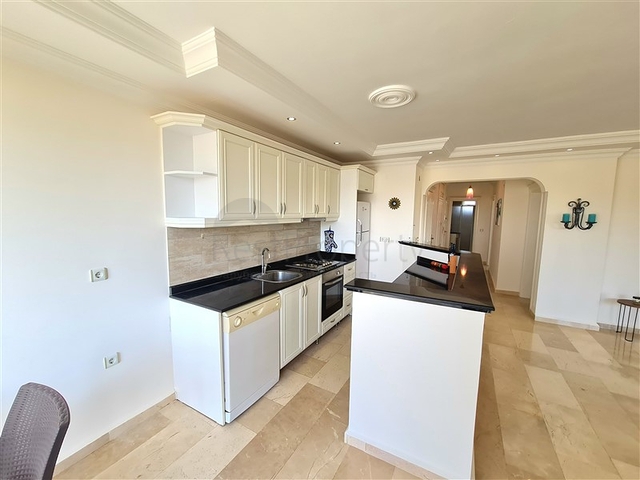 Просторная квартира в районе Оба