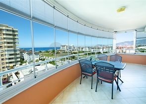 Уютная трехкомнатная квартира с захватывающим видом