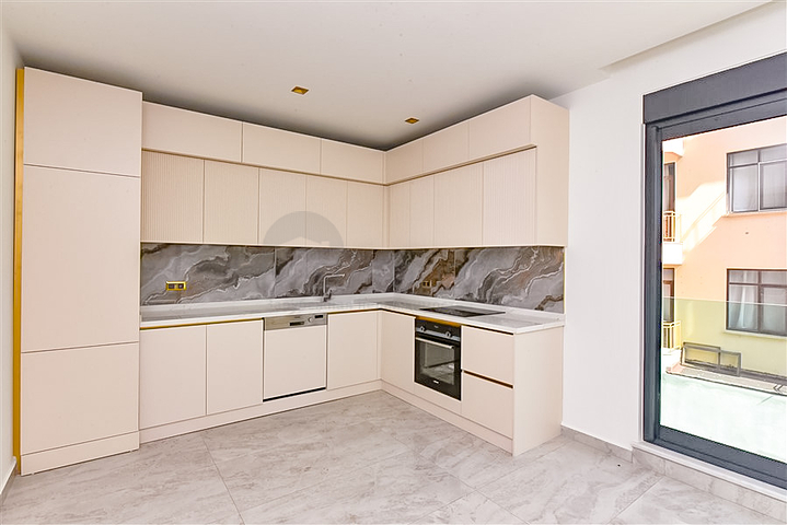 Квартира 2+1 в комплексе премиум класса в центре Алании 