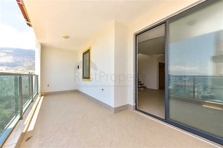 Просторный пентхаус 3+2 в районе Махмутлар