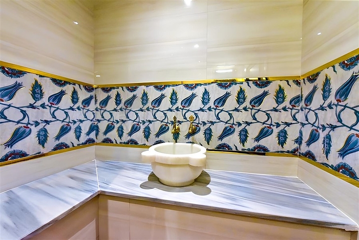 Вилла с видом на Средиземное море и Аланийскую крепость