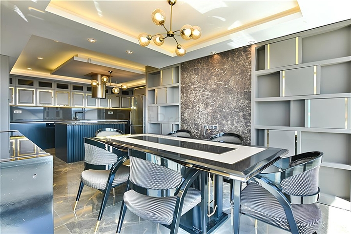 Вилла с видом на Средиземное море и Аланийскую крепость