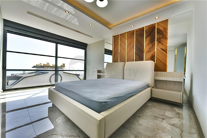 Вилла с видом на Средиземное море и Аланийскую крепость