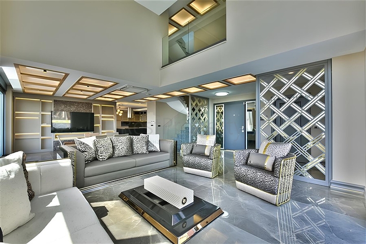 Вилла с видом на Средиземное море и Аланийскую крепость