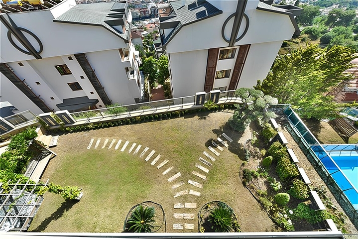 Вилла с видом на Средиземное море и Аланийскую крепость