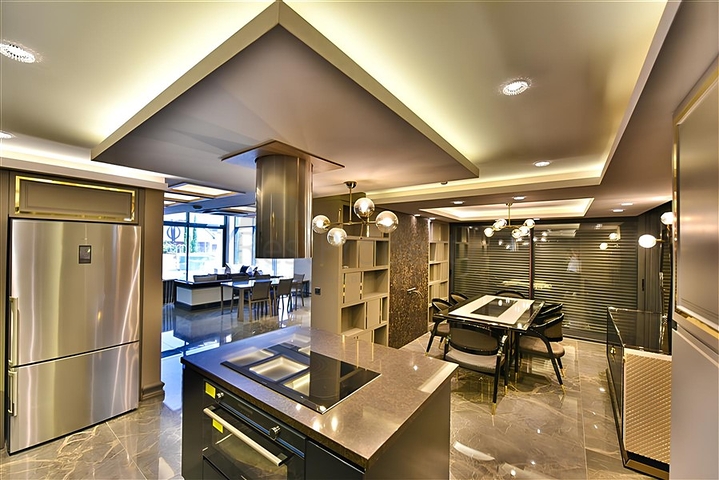 Вилла с видом на Средиземное море и Аланийскую крепость