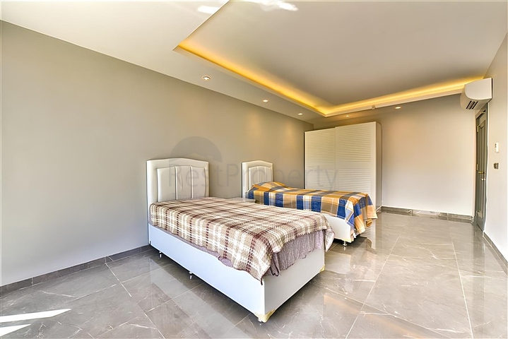 Вилла с видом на Средиземное море и Аланийскую крепость