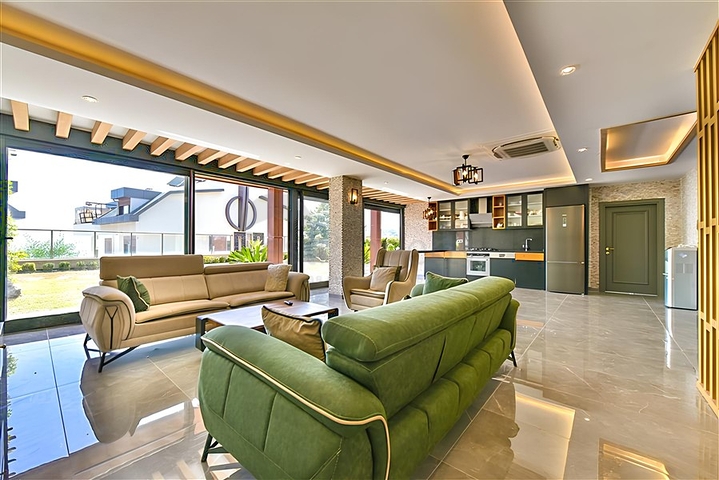 Вилла с видом на Средиземное море и Аланийскую крепость