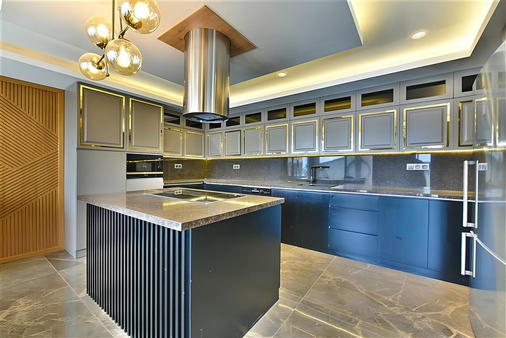 Вилла с видом на Средиземное море и Аланийскую крепость