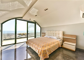 Вилла с видом на Средиземное море и Аланийскую крепость