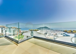 Вилла с видом на Средиземное море и Аланийскую крепость