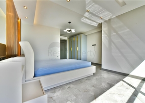 Вилла с видом на Средиземное море и Аланийскую крепость