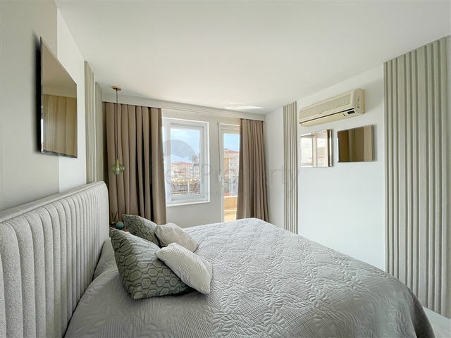 Пентхаус планировкой 3+1 с видом на море и горы