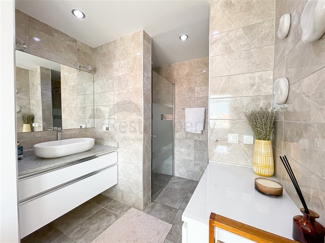 Пентхаус планировкой 3+1 с видом на море и горы