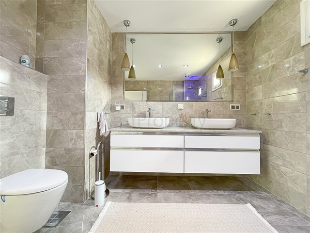 Пентхаус планировкой 3+1 с видом на море и горы