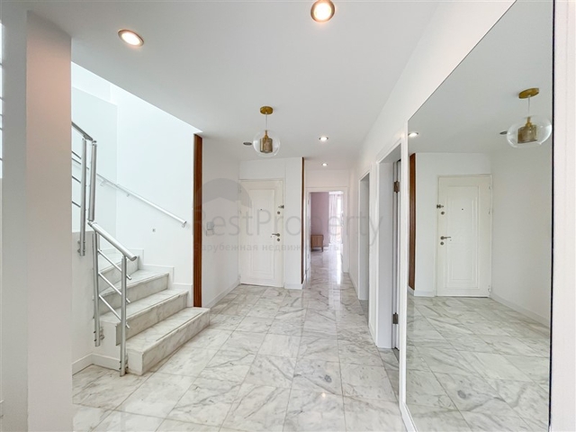 Пентхаус планировкой 3+1 с видом на море и горы