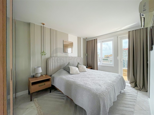 Пентхаус планировкой 3+1 с видом на море и горы