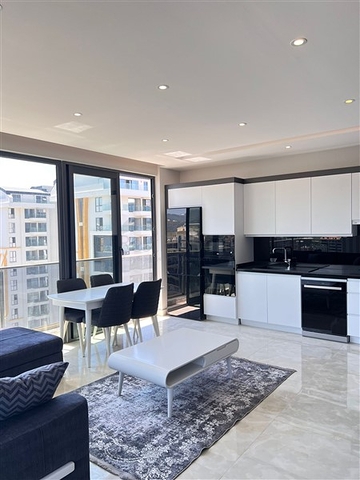 Трехкомнатная квартира в 20 м от моря