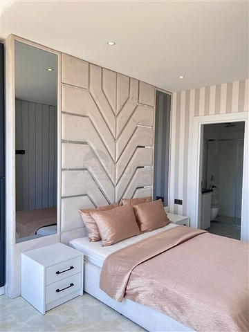 Трехкомнатная квартира в 20 м от моря