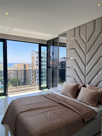 Трехкомнатная квартира в 20 м от моря