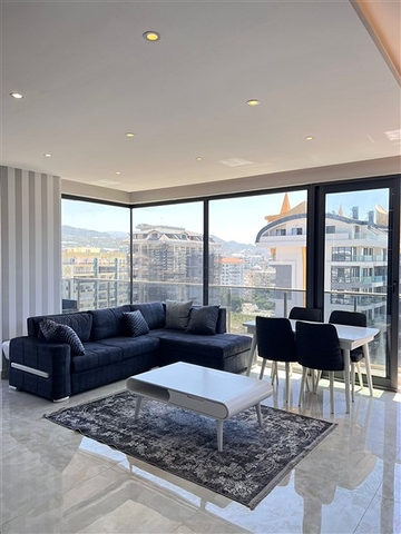 Трехкомнатная квартира в 20 м от моря