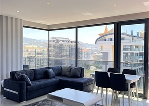 Трехкомнатная квартира в 20 м от моря