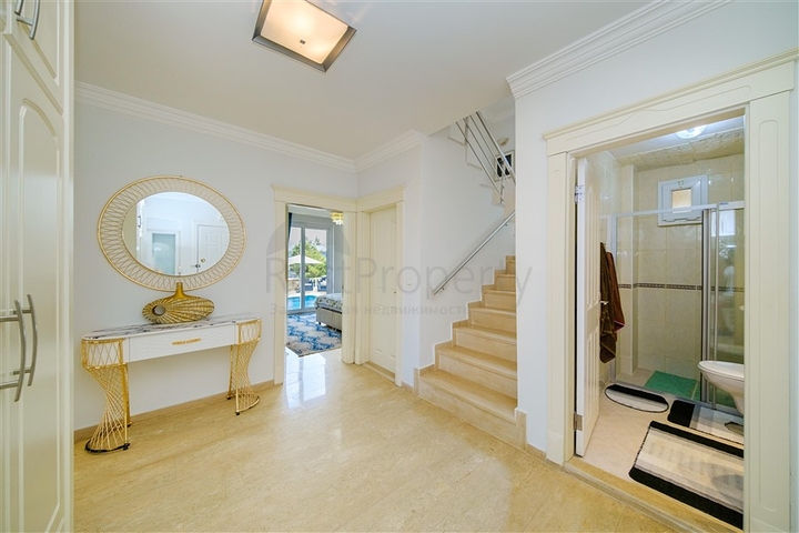 Меблированная вилла планировкой 4+1 в районе Каргыджак