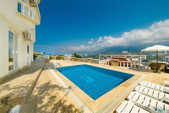 Меблированная вилла планировкой 4+1 в районе Каргыджак